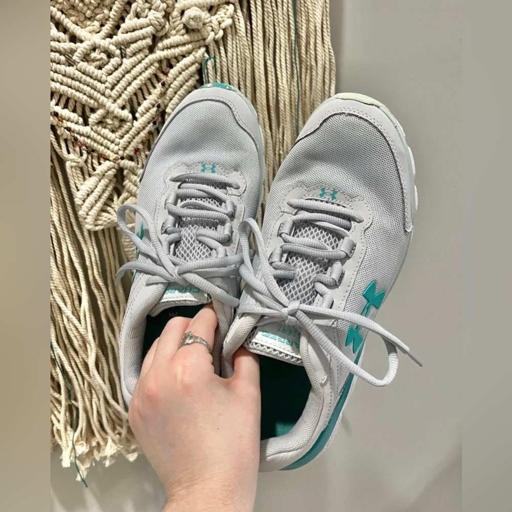 Under Armour Charged Assert Running Shoes